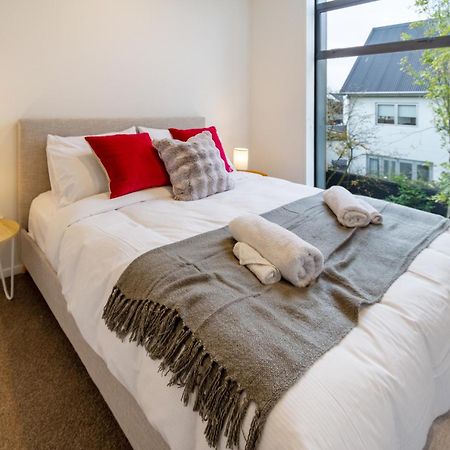 Stylish 3 Bedroom Home In Prime City With Garage Christchurch Buitenkant foto
