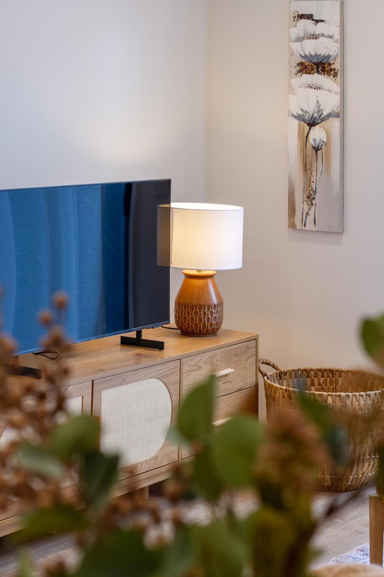 Stylish 3 Bedroom Home In Prime City With Garage Christchurch Buitenkant foto
